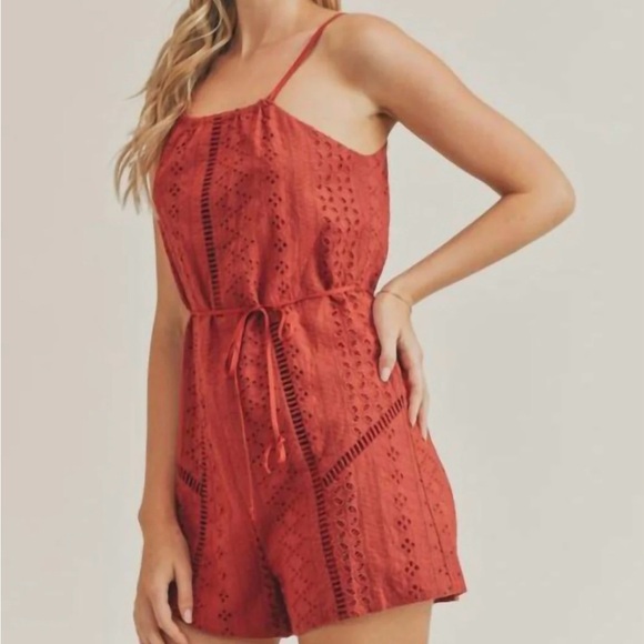 Lush Eyelet Romper from Nordstrom - Picture 4 of 6